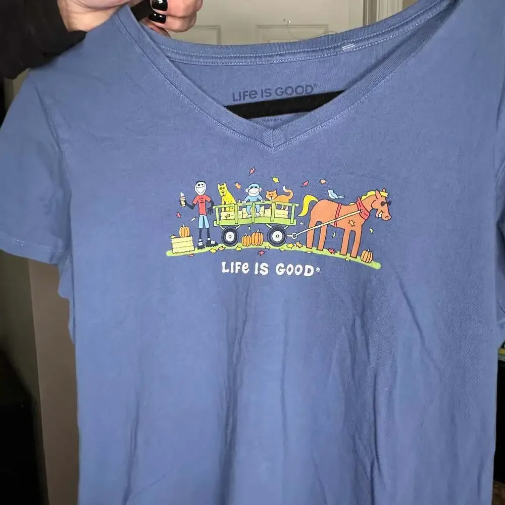 Life is Good Women's Blue V-Neck Crusher Tee Horse Harvest Hayride Graphic - Picture 2 of 5